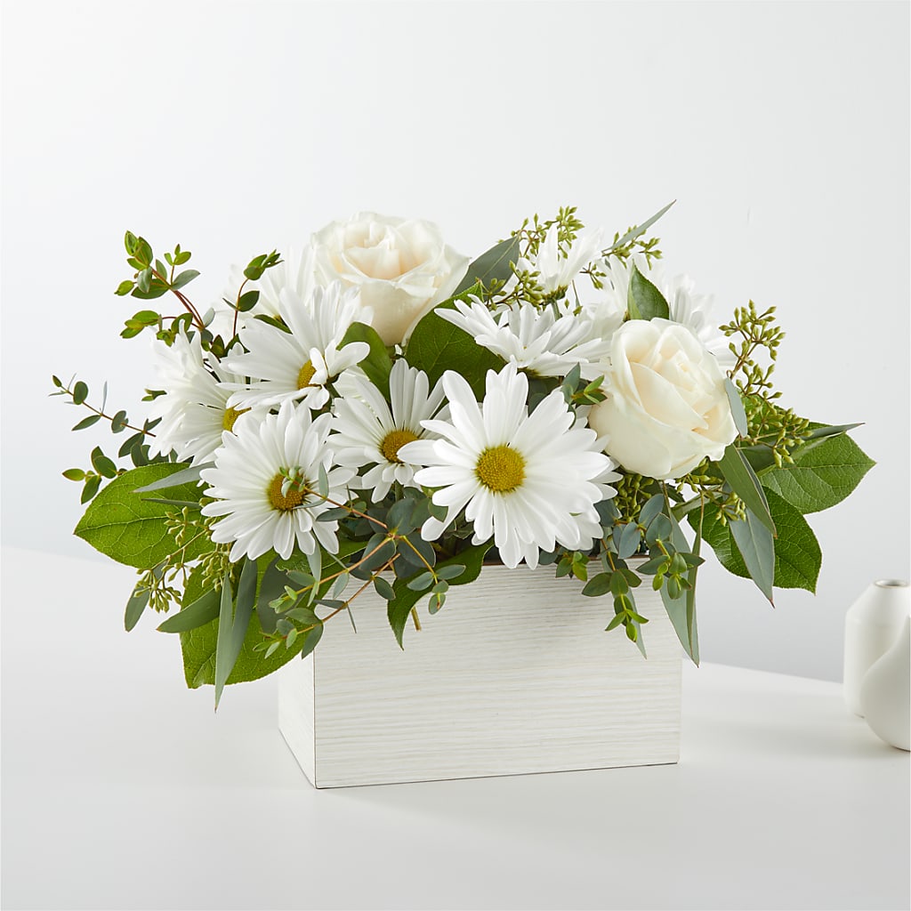 Fresh Linen Box Bouquet – LARRY'S FLORIST, Cliffside Park NJ