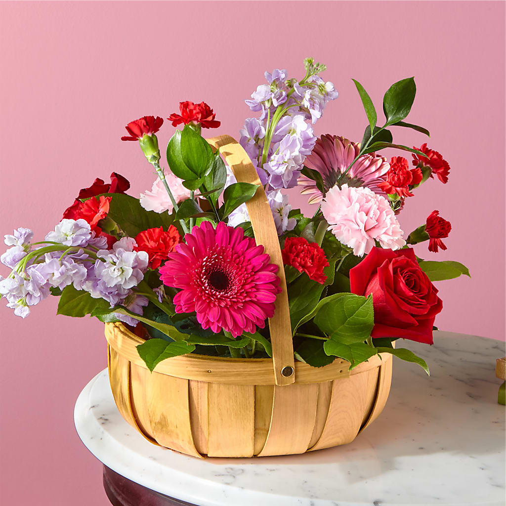 Pink Picnic Basket – LARRY'S FLORIST, Cliffside Park NJ