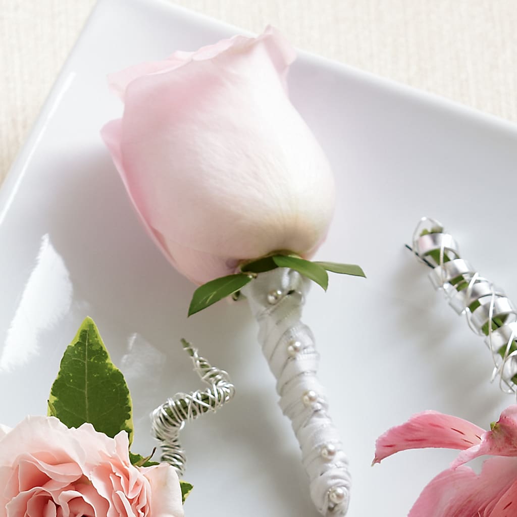 Pink Rose Boutonniere – LARRY'S FLORIST, Cliffside Park NJ