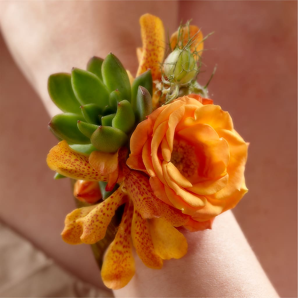 Irresistible Love Wrist Corsage – LARRY'S FLORIST, Cliffside Park NJ