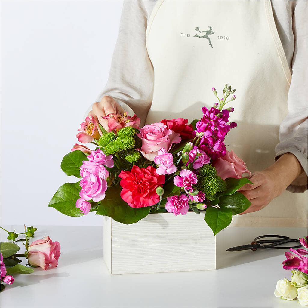 Sweetberry Box – A Florist Original – LARRY'S FLORIST, Cliffside Park NJ