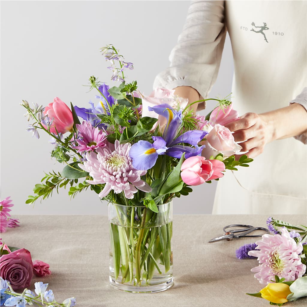 Pastel Tradition - A Florist Original – LARRY'S FLORIST, Cliffside Park NJ