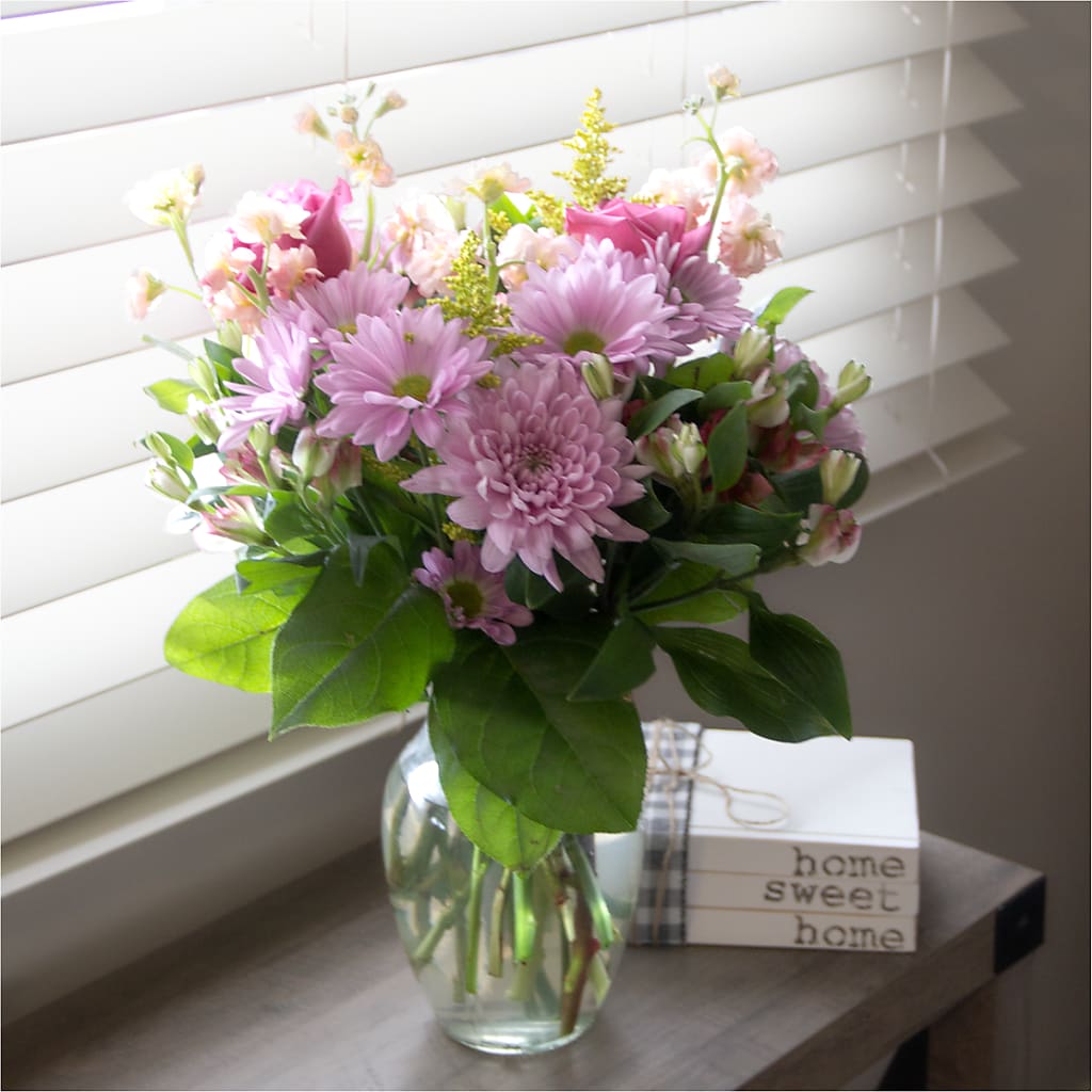 Pastel Tradition - A Florist Original – LARRY'S FLORIST, Cliffside Park NJ