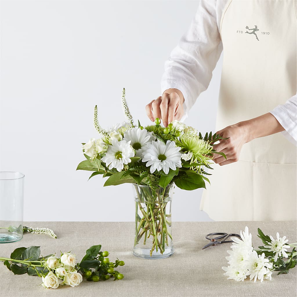 Irish Garden - A Florist Original – LARRY'S FLORIST, Cliffside Park NJ